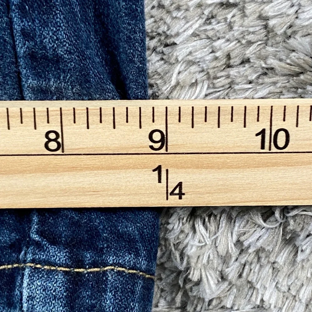Levis measurements waist